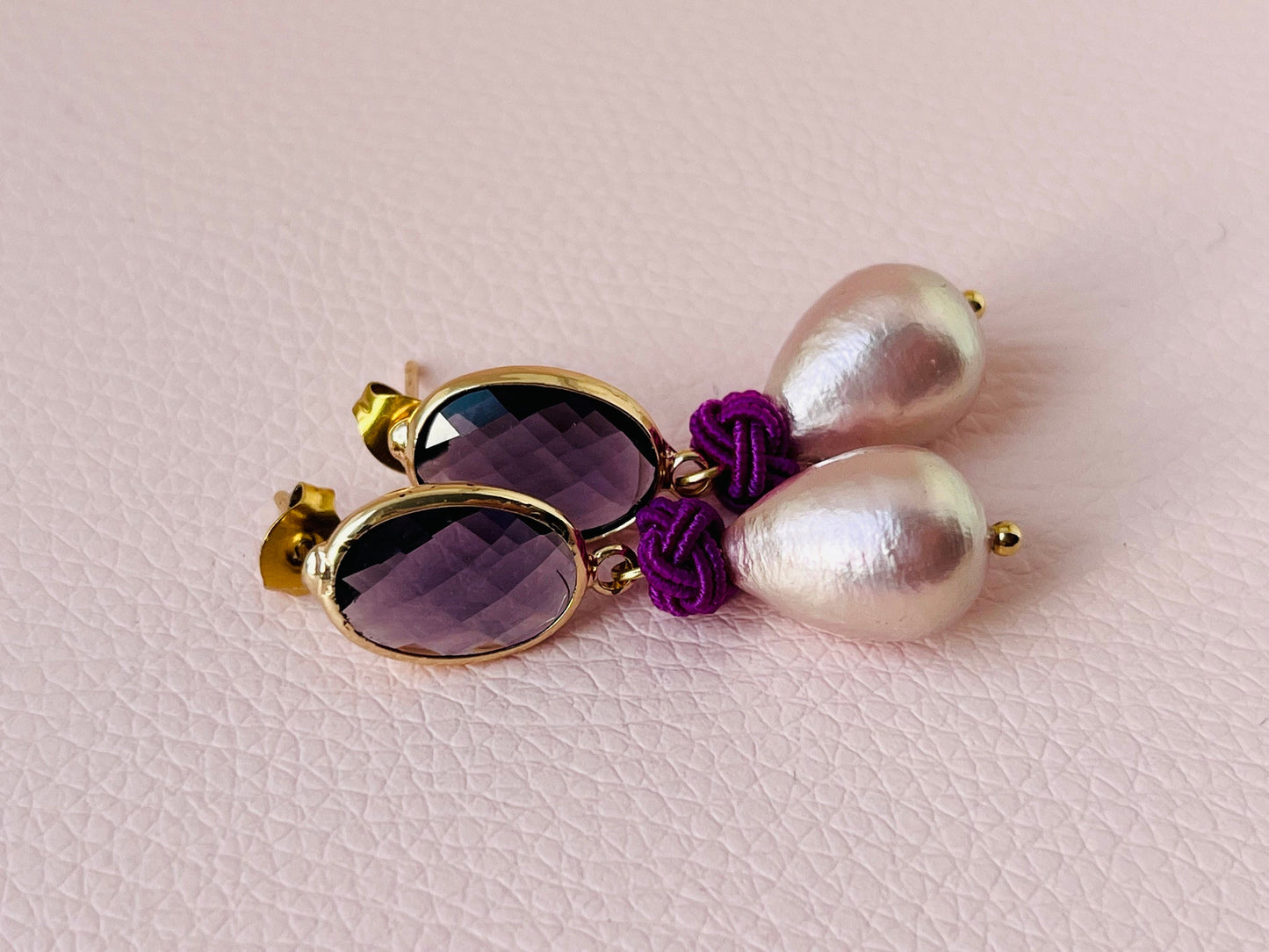 Perlenohrringe Knoten Kristallglas Flieder Lila - Laury goes Heidelberg - LAURY LOVES PINK
