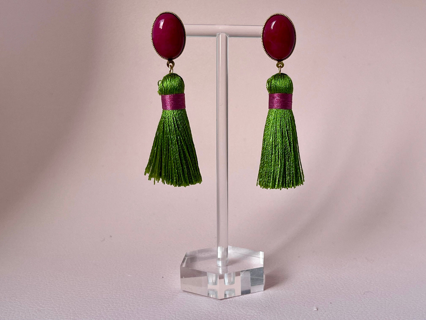 Quastenohrringe, Statementohrringe an Jade Cabochons Grün Fuchsia - Laury goes Budapest