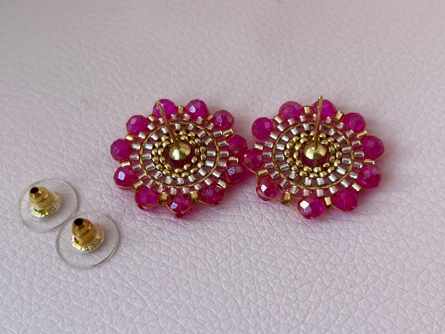 Handgestickte Perlenohrstecker Pink Gold - Laury goes New Delhi - LAURY LOVES PINK