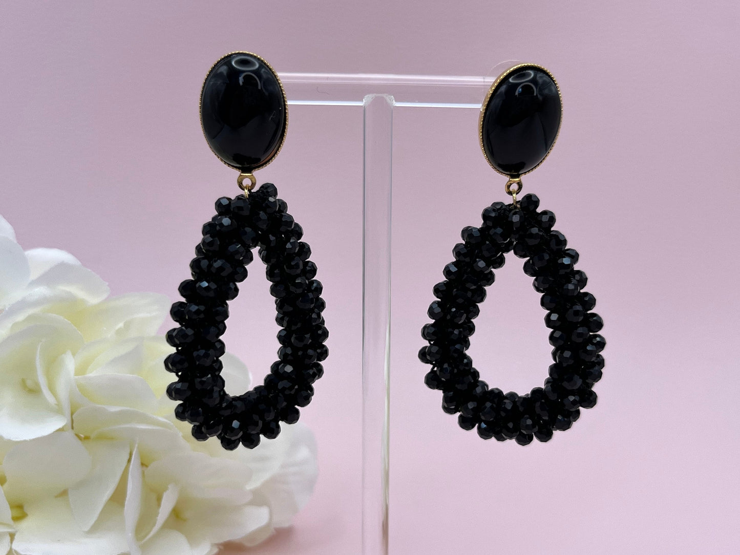 Glitzer Statement Ohrringe mit Facettperlen Tropfen an Ohrsteckern mit Jade Cabochons in Schwarz - Laury goes Côtes d‘Azure