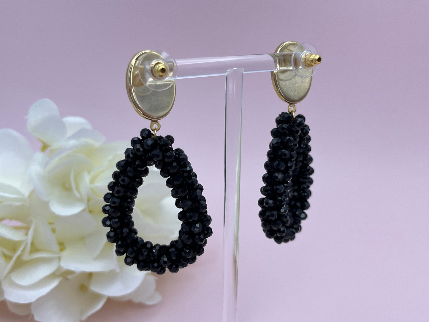 Glitzer Statement Ohrringe mit Facettperlen Tropfen an Ohrsteckern mit Jade Cabochons in Schwarz - Laury goes Côtes d‘Azure