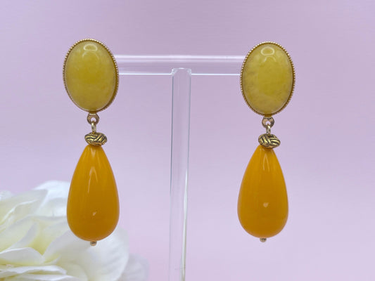Tropfenohrringe, Statement Ohrringe mit pinken Resintropfen an vergoldeten Steckern mit rosa Jade Cabochons - Laury goes Venice
