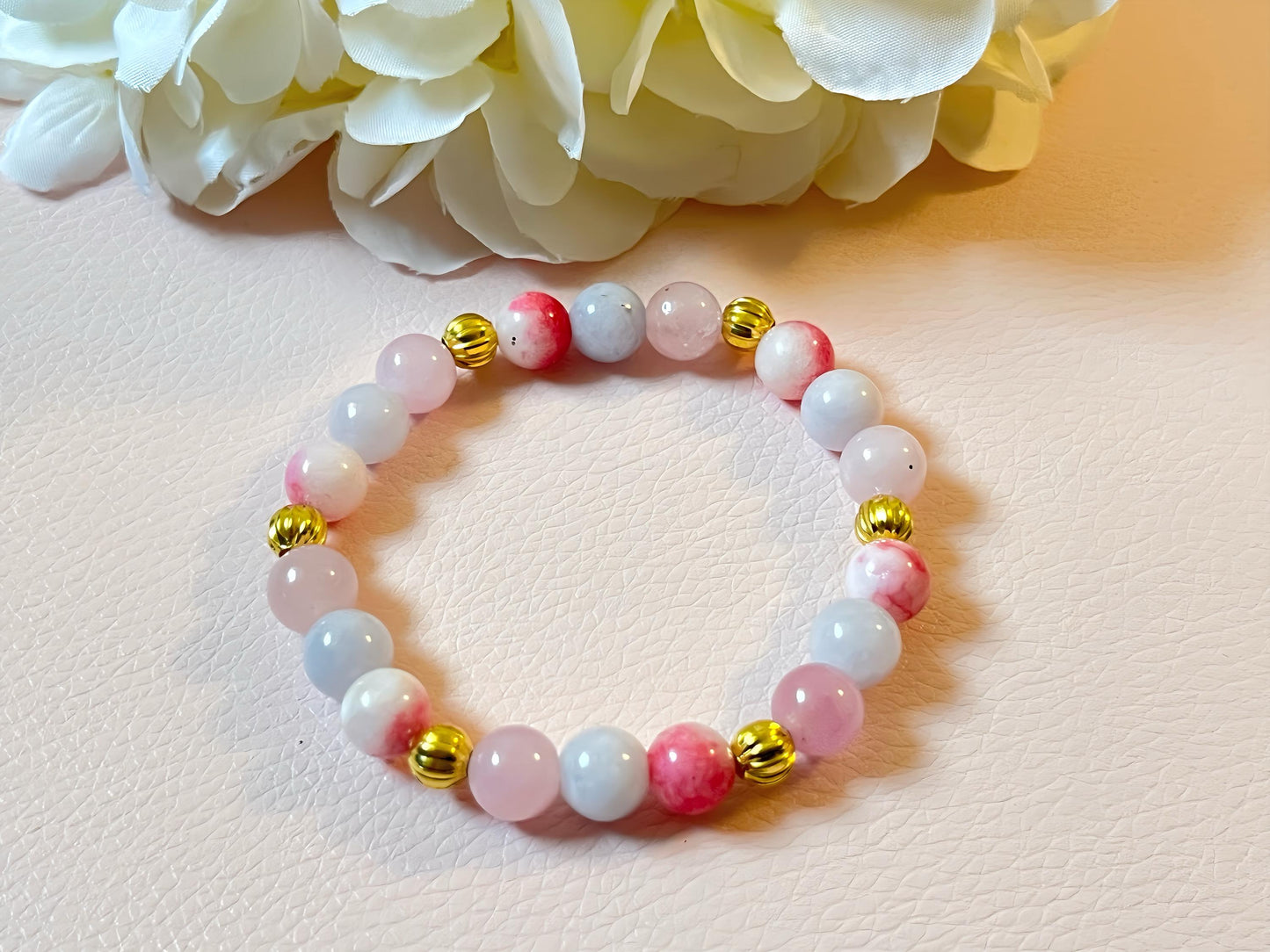 Armband mit Natursteinen und Süßwasserperlen in Pastell Rosa und Gold, Freundschaftsarmband - Laury goes Kronberg