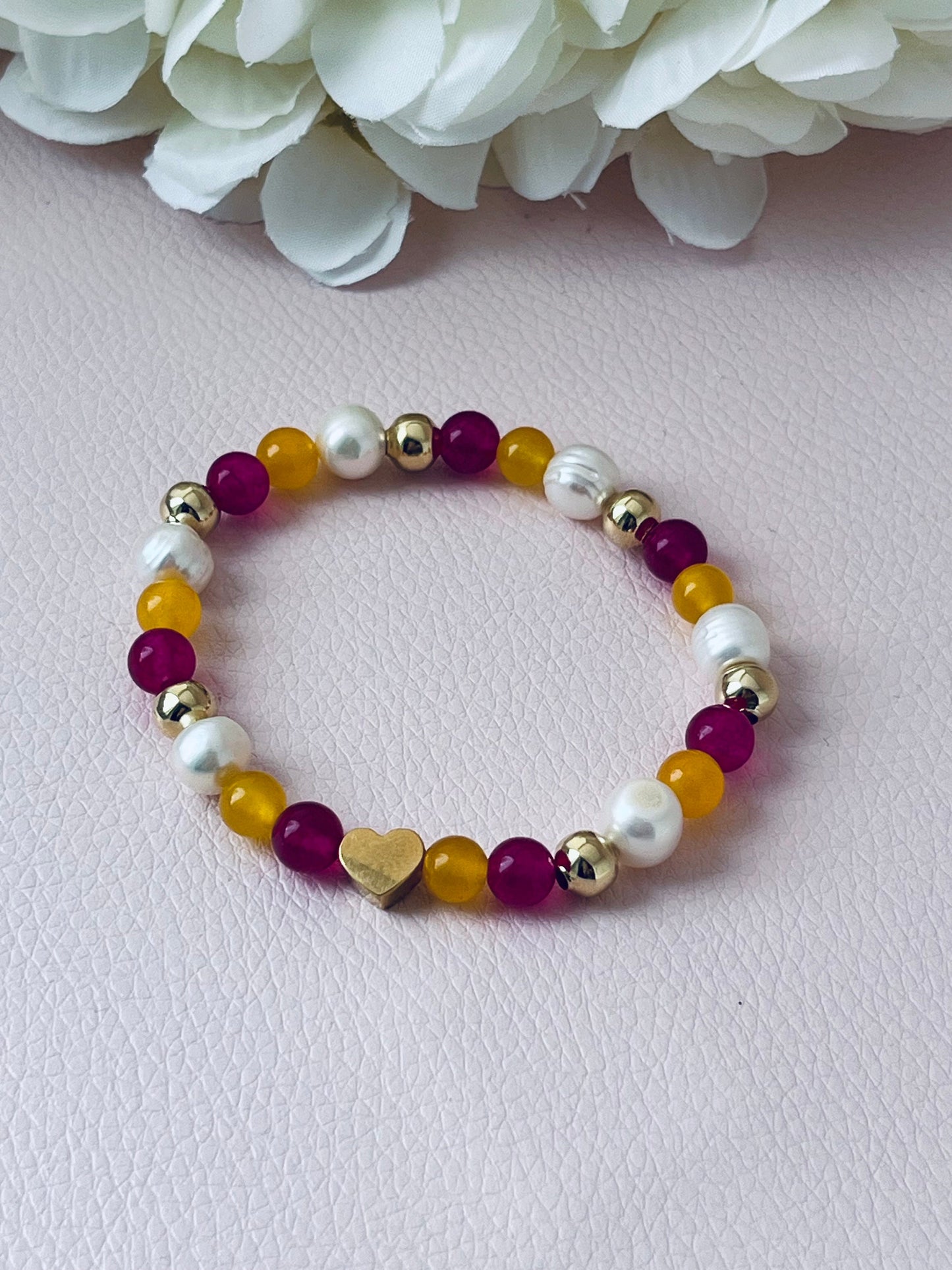 Armband aus Natursteinen und Perlen Pink Gelb und Gold mit Herz - Laury goes Paris - LAURY LOVES PINK