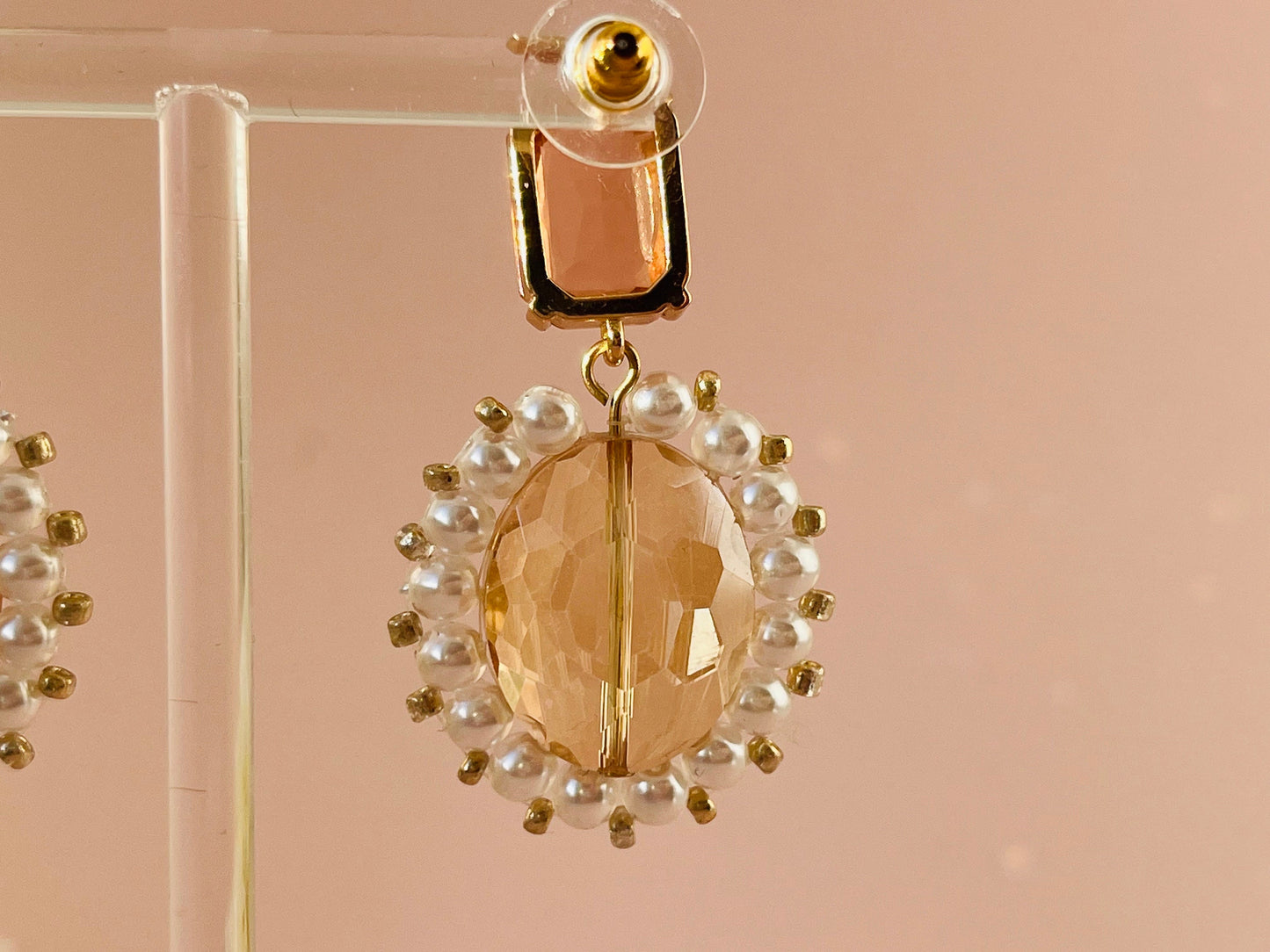 Handgestickte Glitzerohrringe Peach Champagner Perle - Laury goes Stockholm - LAURY LOVES PINK