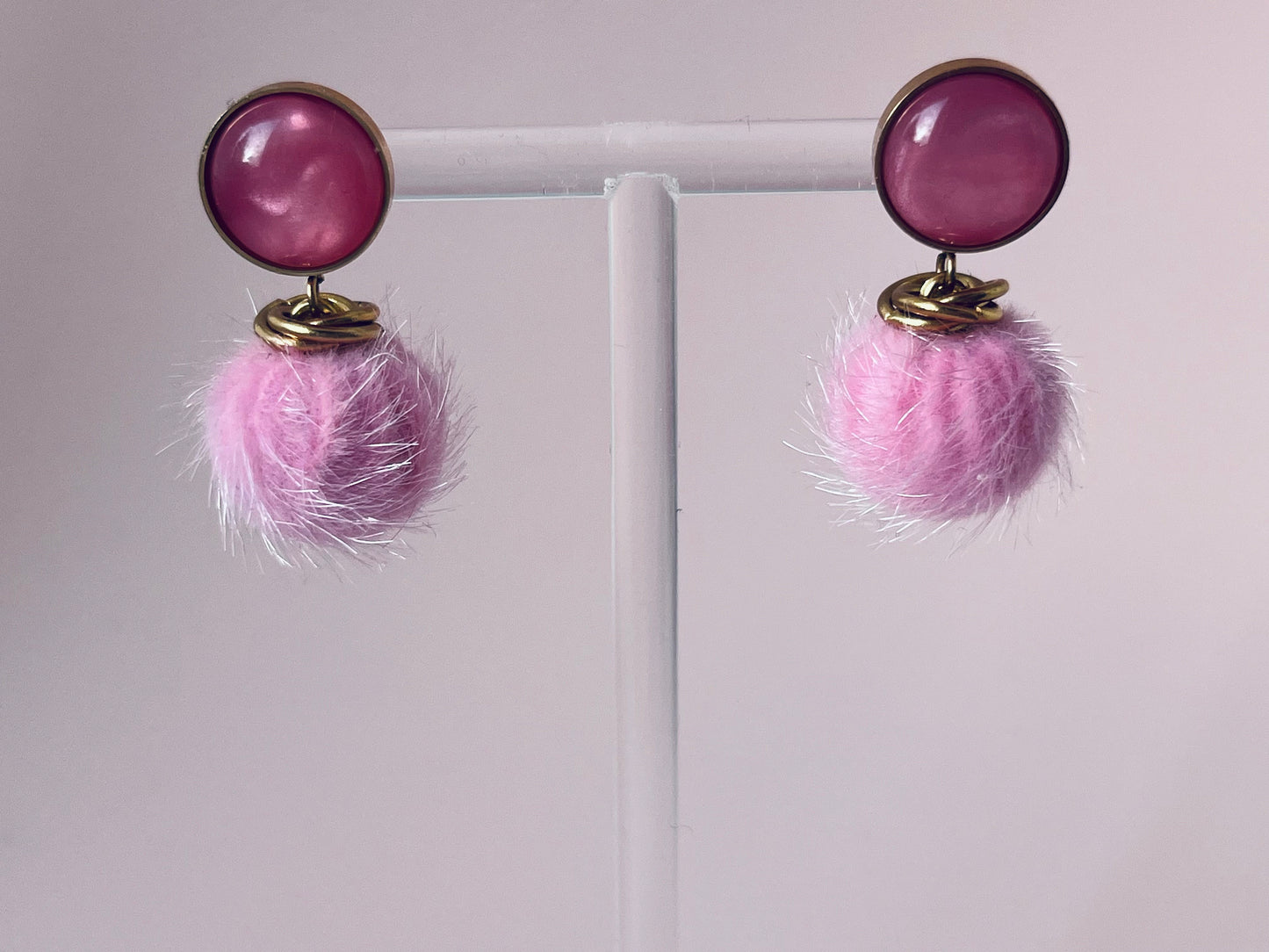 Pompom Ohrringe Rosa - Laury goes Grindelwald - LAURY LOVES PINK