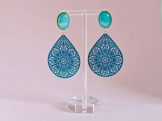 „Laury goes Goa“ Statement-Ohrringe in Petrol mit türkisfarbenen Jade-Cabochons, handgefertigt, Boho-inspiriert