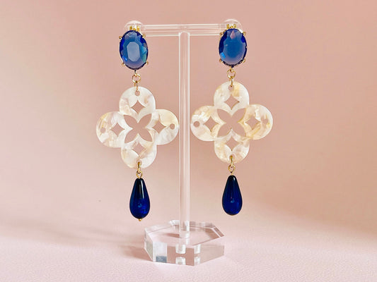 Ornamentohrringe Blume Kristallglas Blau Weiß - Laury goes Capri - LAURY LOVES PINK