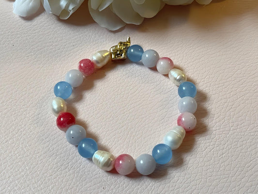 Armband mit Natursteinen und Süßwasserperlen in Hellblau und Rosa mit Elefant oder Biene, Freundschaftsarmband - Laury goes Kronberg