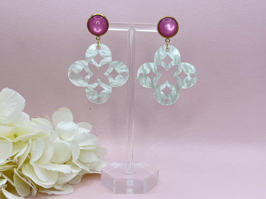 Leichte Ornamentohrringe, Hängeohrringe an vergoldeten Ohrsteckern mit Cabochons in Rosa - Laury goes Marrakesh