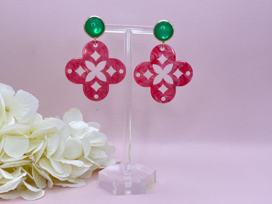 Leichte Ornamentohrringe, Hängeohrringe an vergoldeten Ohrsteckern mit Cabochons in Rosa - Laury goes Marrakesh