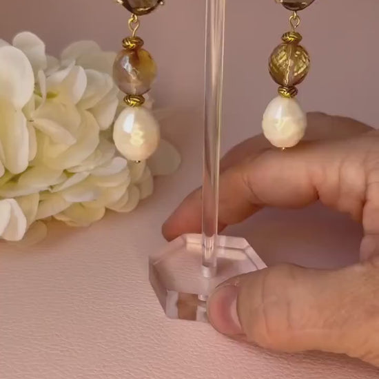 Perlenohrringe mit goldbraunen böhmischen Kristallperlen und Kristallglas Steckern, elegante Statement Ohrringe - Laury goes Valencia