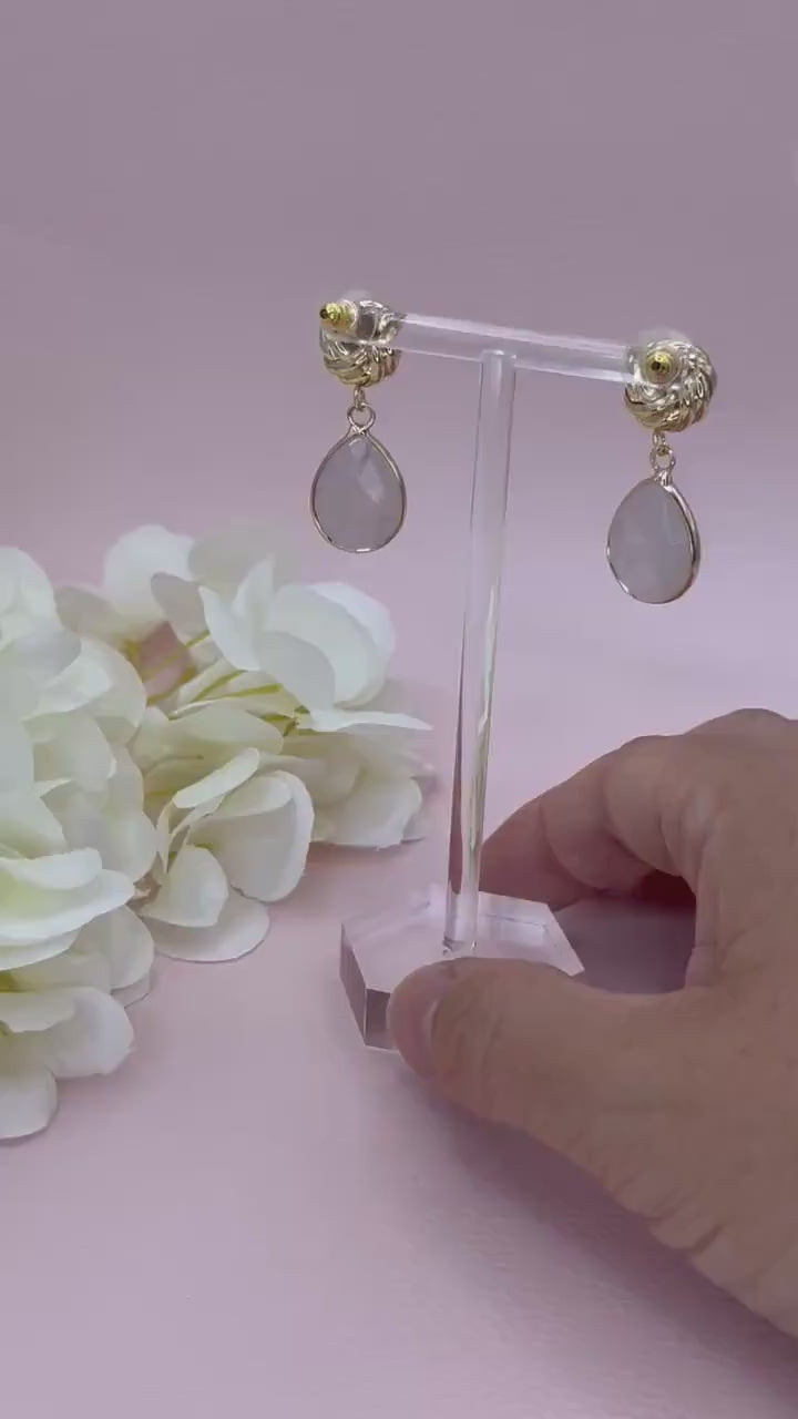 Tropfenohrringe mit Rosenquarz Tropfen an vergoldeten Knotensteckern, elegante Statement Ohrringe - Laury goes Hamburg