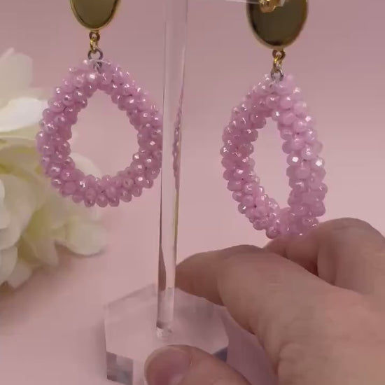 Glitzer Statement Ohrringe mit rosa Facettperlen Tropfen an vergoldeten Ohrsteckern mit rosa Cabochons - Laury goes Côtes d‘Azure