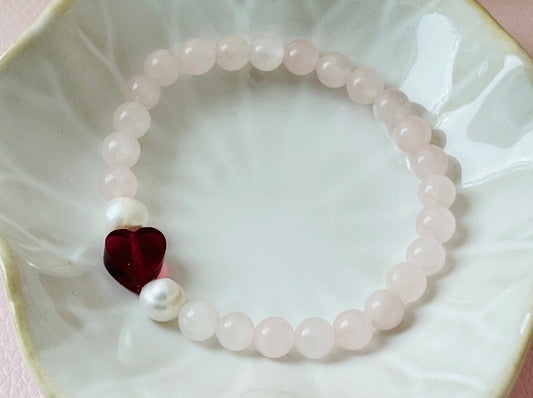 Rosenquarz und Perlen Armband mit Kristallherz - Laury goes Paris - LAURY LOVES PINK