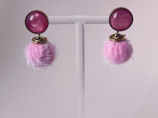Pompom Ohrringe Rosa - Laury goes Grindelwald - LAURY LOVES PINK